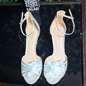 Preowned Pelle Moda sandals heels.sz 10M